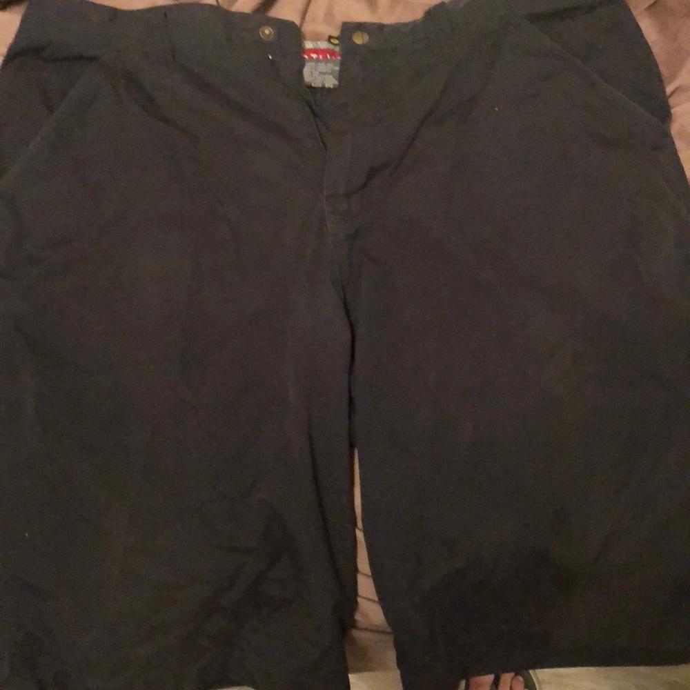 Black quiksilver shorts